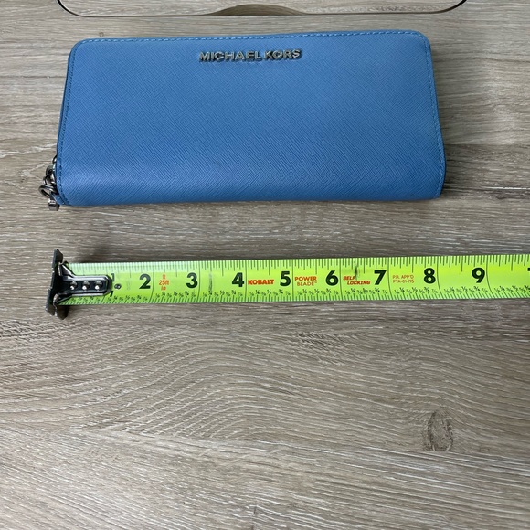 Michael Kors Continental Wallet - Picture 12 of 14